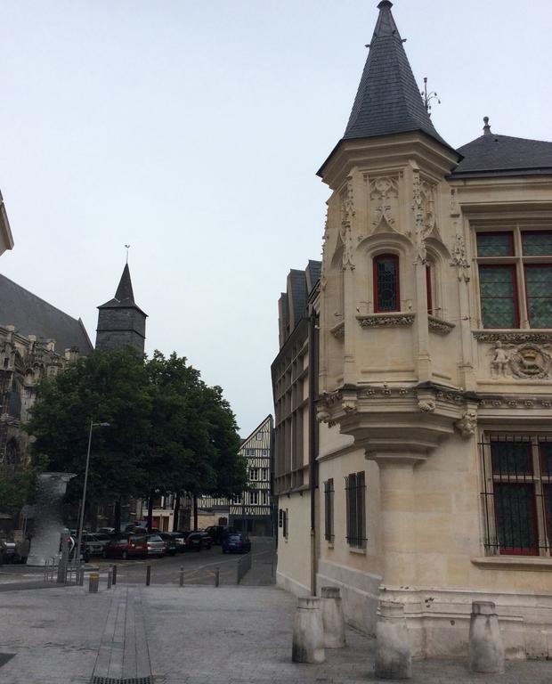Logis Saint Eloi Leilighet Rouen Eksteriør bilde